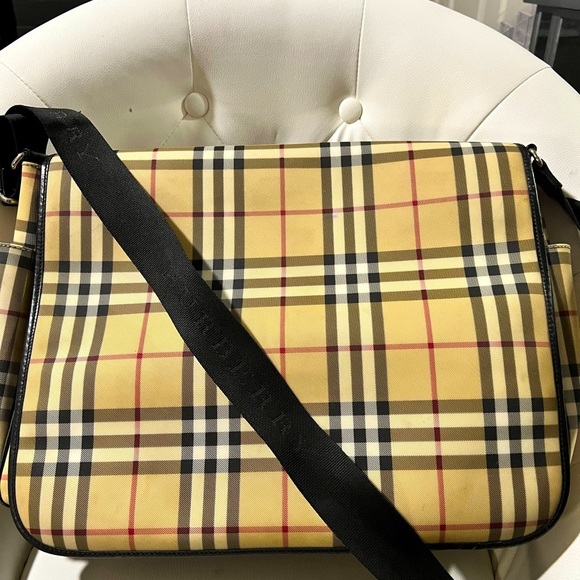 Burberry Bag - Picture 1 of 7